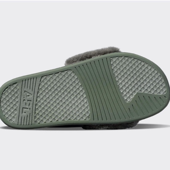 APL ATHLETIC PROPULSION LABS
SHEARLING LOGO SLIDE•FATIGUE•SIZE 9 - Picture 5 of 13